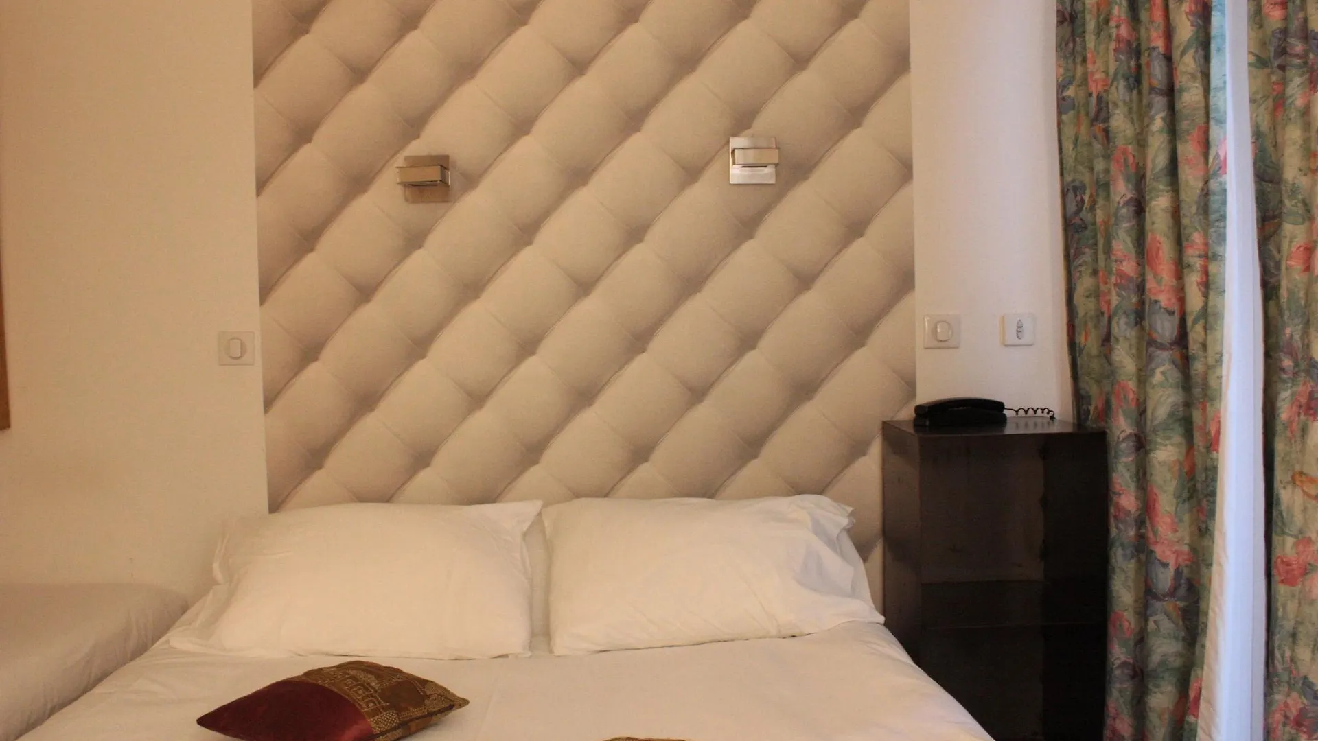 Hotel Hauteville Opera 3*